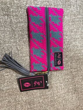 Makeup Junkie Knit Zip Cosmetic Pouch in Pink and Teal with Tassel